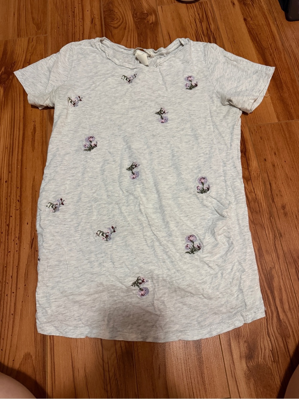 MATERNITY H&M Light Gray Short Sleeve Tee with Pink Floral Embroidery